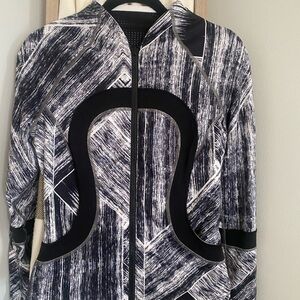 Lululemon Athletica Black and White Ski Jacket with Abstract Design